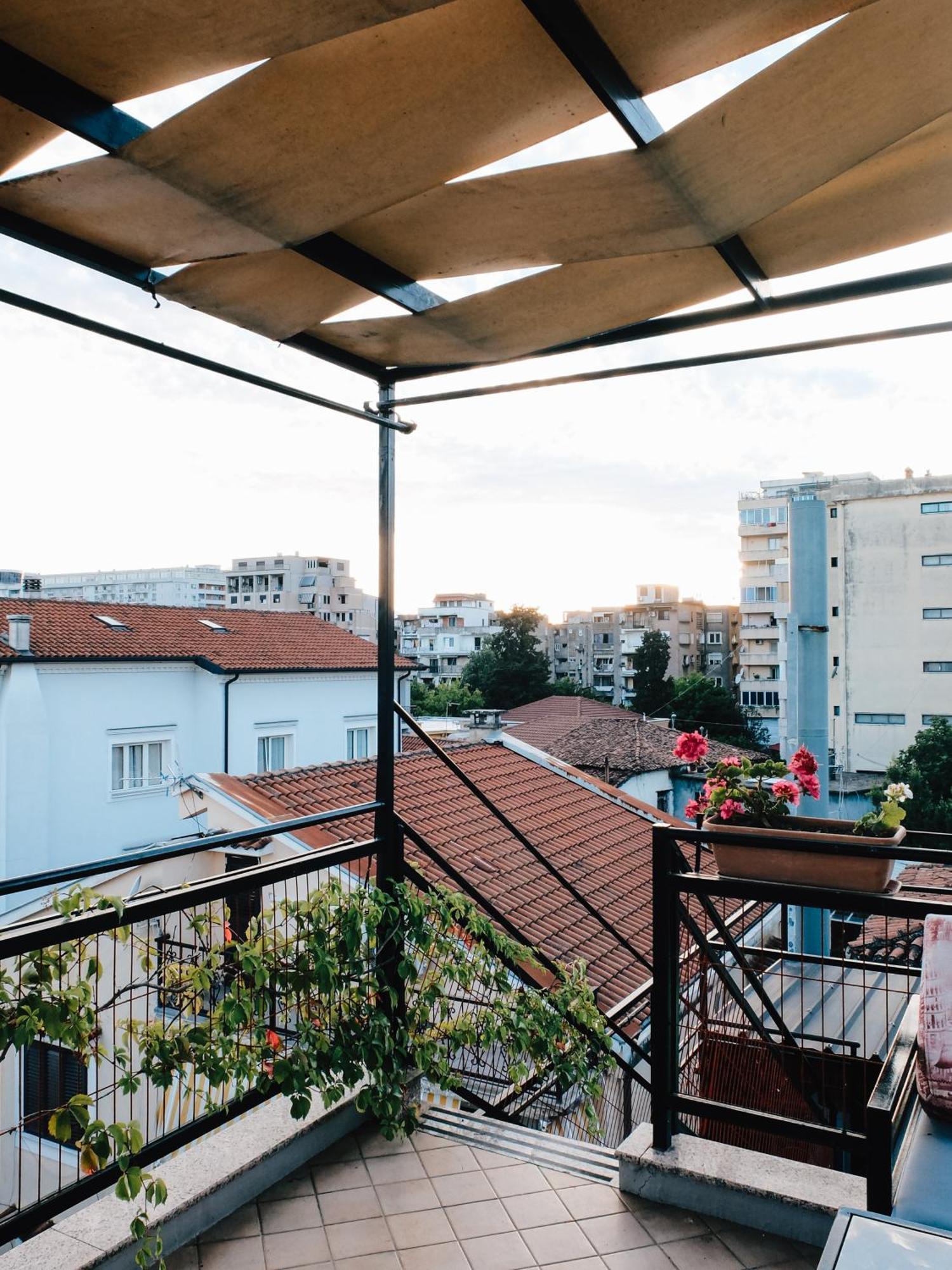 Scodrinon Hostel Shkoder Bagian luar foto