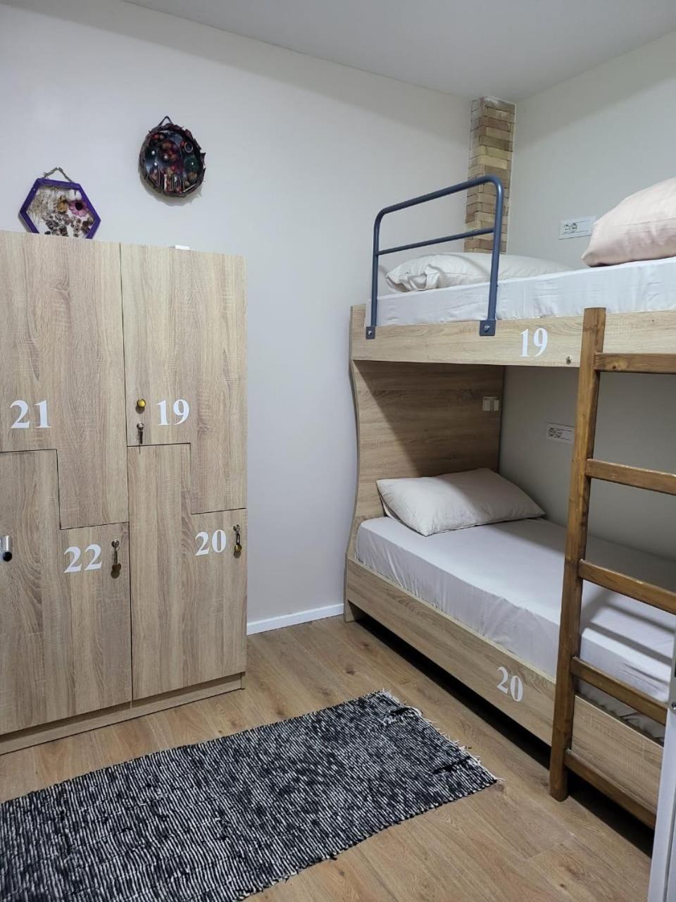 Scodrinon Hostel Shkoder Bagian luar foto