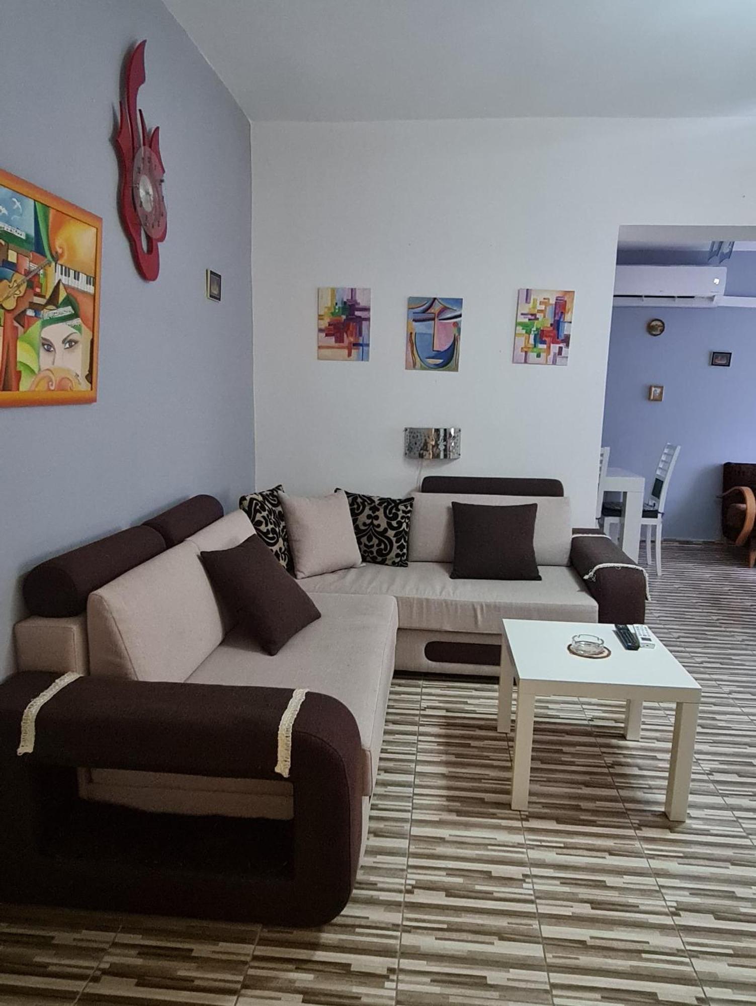 Scodrinon Hostel Shkoder Bagian luar foto
