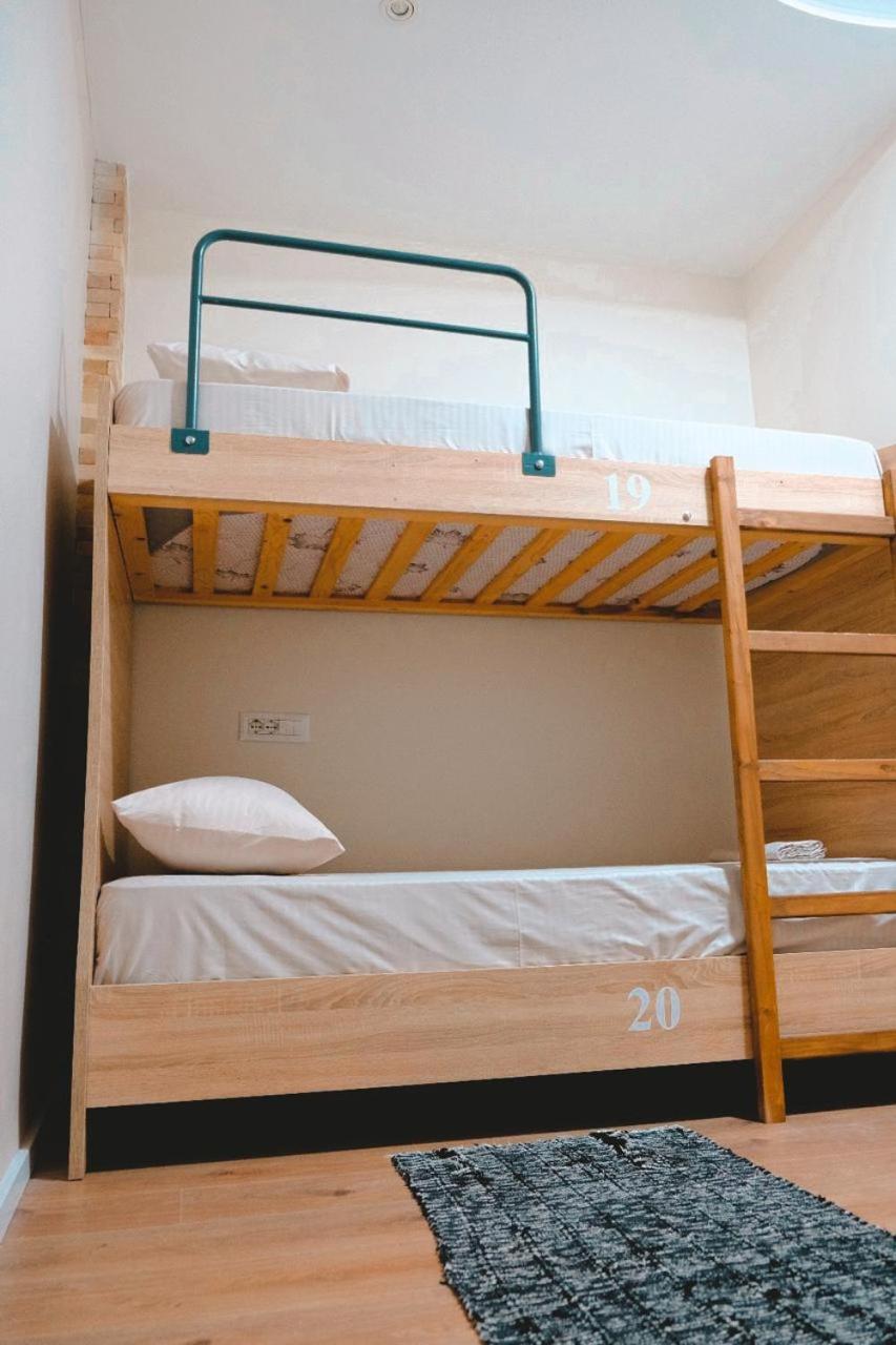 Scodrinon Hostel Shkoder Bagian luar foto
